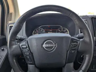 Nissan Frontier 2023 4x4 SV 4dr Crew Cab 5 ft. SB