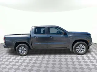Nissan Frontier 2023 4x4 SV 4dr Crew Cab 5 ft. SB