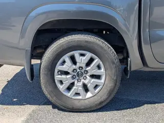 Nissan Frontier 2023 4x4 SV 4dr Crew Cab 5 ft. SB