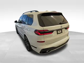 2025 BMW X7