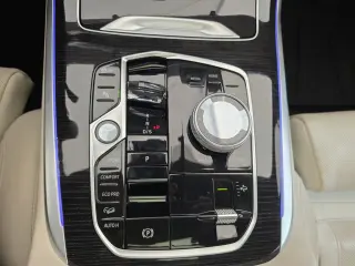 2025 BMW X7