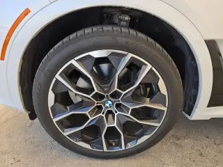 2025 BMW X7