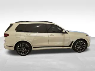 2025 BMW X7