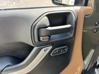 Jeep Wrangler Unlimited 2015 4x4 Sahara 4p SUV