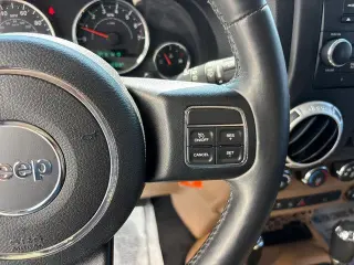 Jeep Wrangler Unlimited 2015 4x4 Sahara 4p SUV