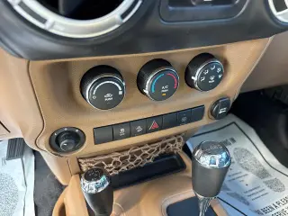 Jeep Wrangler Unlimited 2015 4x4 Sahara 4p SUV