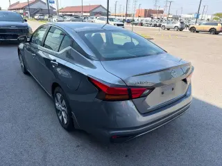 Sedán 4 puertas Nissan Altima 2024 2.5 S