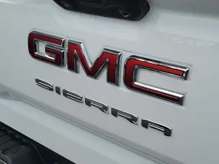 GMC Sierra 1500 2023 4x2 Pro 4 puertas Doble Cabina 6.6 pies. SB
