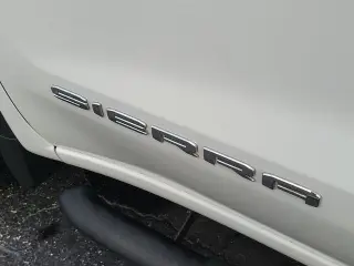 GMC Sierra 1500 2023 4x2 Pro 4 puertas Doble Cabina 6.6 pies. SB