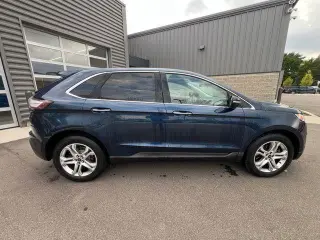 Ford Edge 2017 AWD Titanium 4dr Crossover