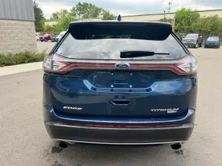 Ford Edge 2017 AWD Titanium 4dr Crossover