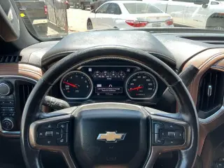 Chevrolet Silverado 1500 2019 4x4 High Country 4dr Crew Cab 5.8 ft. SB