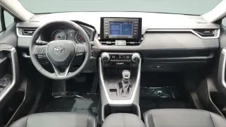 Toyota RAV4 2022 XLE Premium SUV 4 puertas