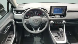 Toyota RAV4 2022 XLE Premium SUV 4 puertas