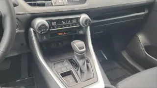 Toyota RAV4 2022 XLE Premium SUV 4 puertas