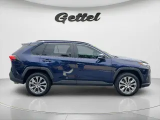Toyota RAV4 2022 XLE Premium SUV 4 puertas