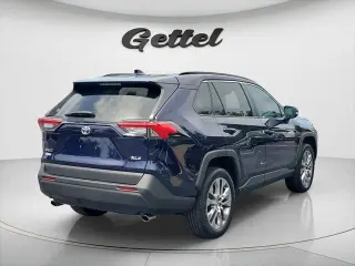 Toyota RAV4 2022 XLE Premium SUV 4 puertas