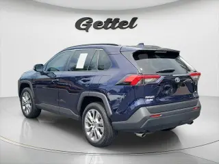 Toyota RAV4 2022 XLE Premium SUV 4 puertas