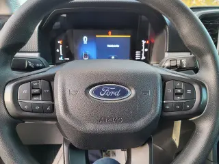Ford Ranger 2025 4x2 XL 4 portas SuperCrew 5.0 pies SB
