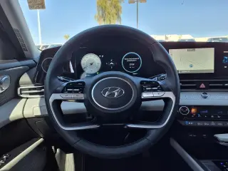 Hyundai ELANTRA Hybrid 2023 Limited 4dr Sedán