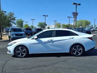 Hyundai ELANTRA Hybrid 2023 Limited 4dr Sedán