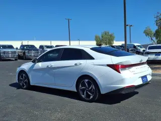 Hyundai ELANTRA Hybrid 2023 Limited 4dr Sedán