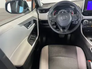 Toyota RAV4 2025 XLE 4p SUV