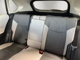 Toyota RAV4 2025 XLE 4p SUV