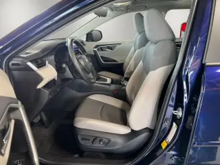 Toyota RAV4 2025 XLE 4p SUV