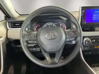 Toyota RAV4 2025 XLE 4p SUV
