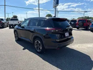 Nissan Rogue 2025 SV Cruzado 4 puertas