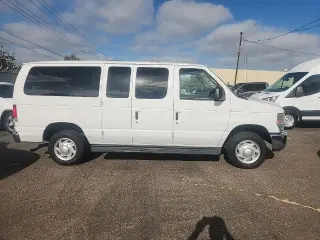 Ford E-Series 2013 E-350 SD XL 3dr Passenger Van