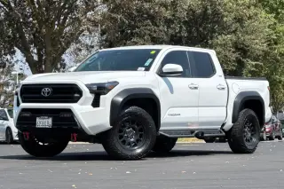 Toyota Tacoma 2024 4x4 SR5 4dr Double Cab 5.0 ft SB