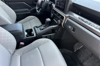 Toyota Tacoma 2024 4x4 SR5 4dr Double Cab 5.0 ft SB