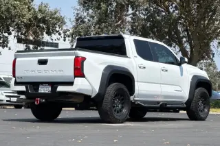 Toyota Tacoma 2024 4x4 SR5 4dr Double Cab 5.0 ft SB