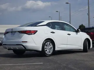 Nissan Sentra 2024 S 4dr Sedán