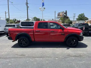 Ram 1500 Clásico 2024 4x4 Warlock 4p Cabasión Equipo 5.5 pies BA Camioneta
