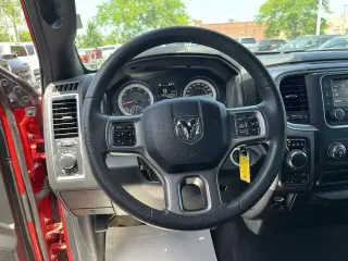 Ram 1500 Clásico 2024 4x4 Warlock 4p Cabasión Equipo 5.5 pies BA Camioneta