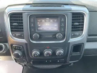 Ram 1500 Clásico 2024 4x4 Warlock 4p Cabasión Equipo 5.5 pies BA Camioneta