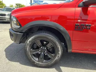 Ram 1500 Clásico 2024 4x4 Warlock 4p Cabasión Equipo 5.5 pies BA Camioneta