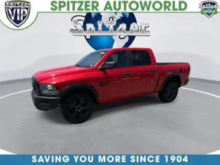 Ram 1500 Clásico 2024 4x4 Warlock 4p Cabasión Equipo 5.5 pies BA Camioneta