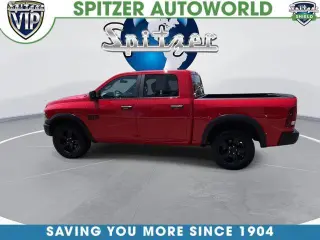 Ram 1500 Clásico 2024 4x4 Warlock 4p Cabasión Equipo 5.5 pies BA Camioneta