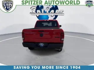 Ram 1500 Clásico 2024 4x4 Warlock 4p Cabasión Equipo 5.5 pies BA Camioneta