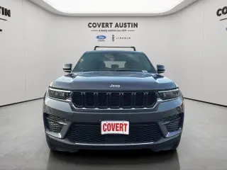 Jeep Grand Cherokee 2025 4x4 Laredo 4dr SUV