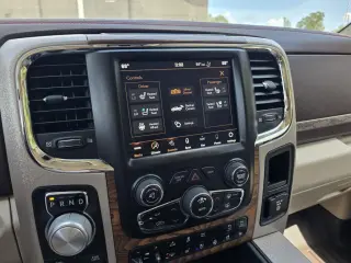 Ram 1500 2018 4x4 Laramie Longhorn 4 puertas Cabina Doble 5.5 pies. Pickup