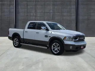 Ram 1500 2018 4x4 Laramie Longhorn 4 puertas Cabina Doble 5.5 pies. Pickup