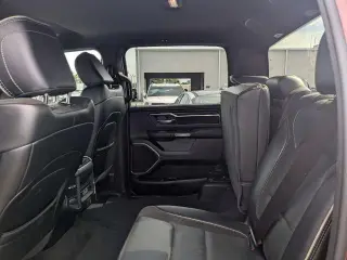Ram 1500 2024 4x2 Laramie 4p Cab Camión de 5.6 ft. SB