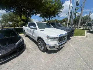 Ram 1500 2022 4x4 Limited 4p Puerta Pickup
