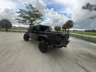 Jeep Gladiator 2023 4x4 Rubicon 4dr Crew Cab 5.0 ft. SB