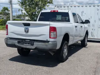 Ram 2500 2021 4x4 Tradesman 4dr Crew Cab 6.3 ft. SB Camioneta
